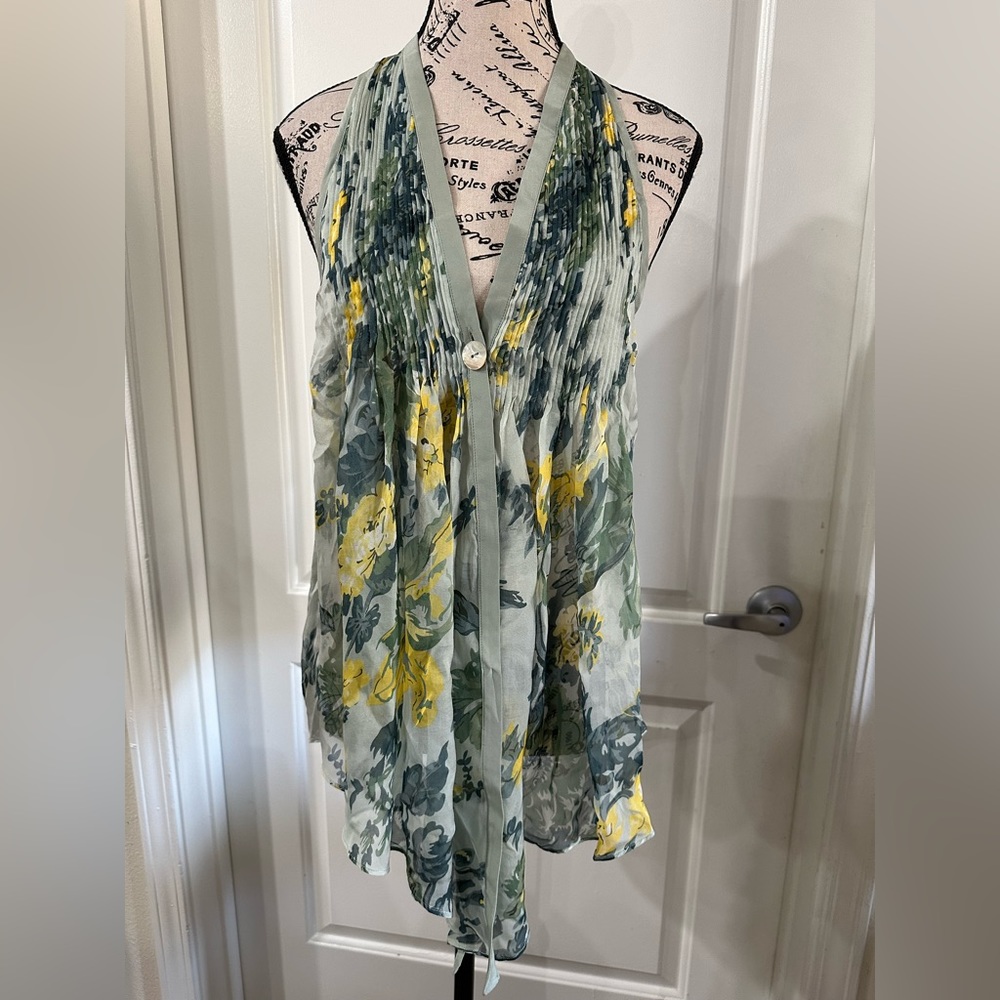 Elizabeth & James floral sleeveless flowy blouse